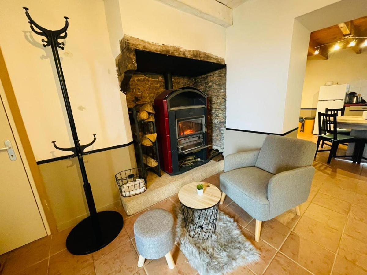 Maison Au Calme Pour 5 Personnes La Chapelle-de-Brain Exterior photo